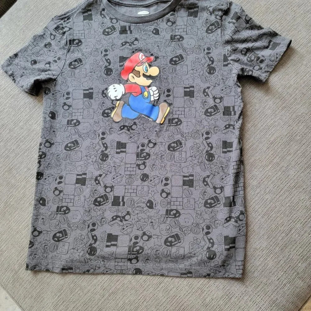 Old Navy Boys Gray Mario Bros Graphic Crew Neck Pullover T-Shirt Size L …